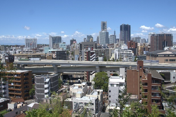 地蔵坂より亀の橋方面を望む（現在）