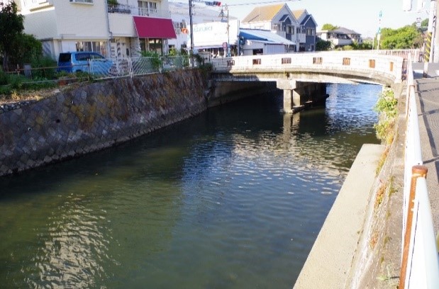 逗子町田越橋の破壊（逗子市桜山地先）2