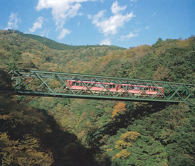 出山の鉄橋