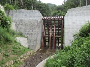 鳶の子沢堰堤