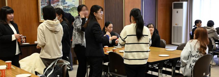 目指せエンジニア　座談会　打ち解けて会話もはずむ