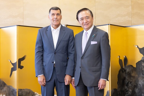 カルロス・ロペス副会長と私