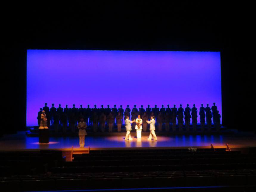 聖火を受け取る画像