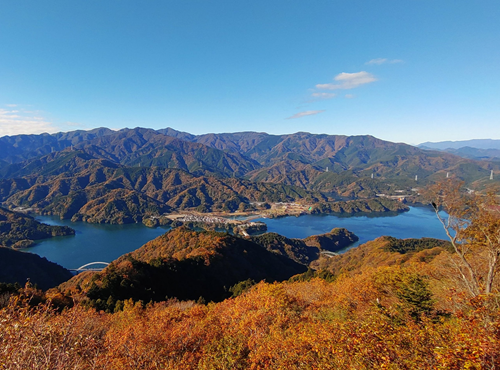 高取山山頂から宮ヶ瀬湖方面