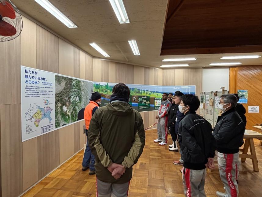 水源林の働きについての説明