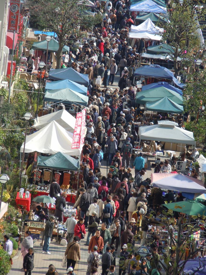 やまとプロムナード古民具骨董市