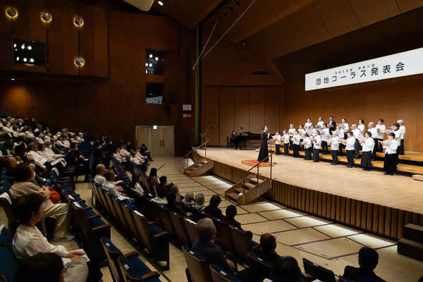 コーラスを鑑賞される皆さん