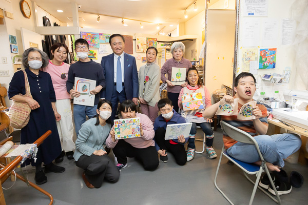 写真3アートメイプルかれん集合写真