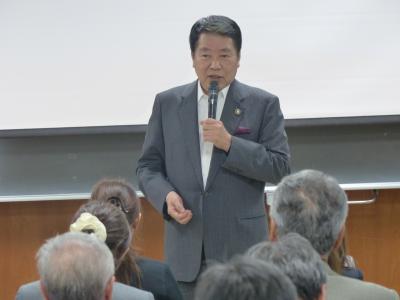 写真：厚木市長