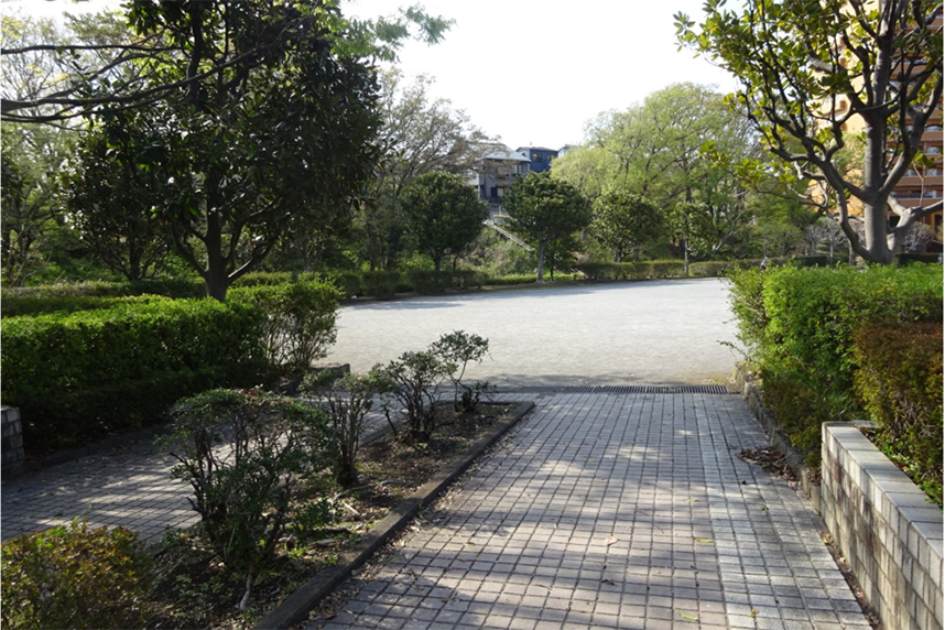 カニが沢公園中央広場