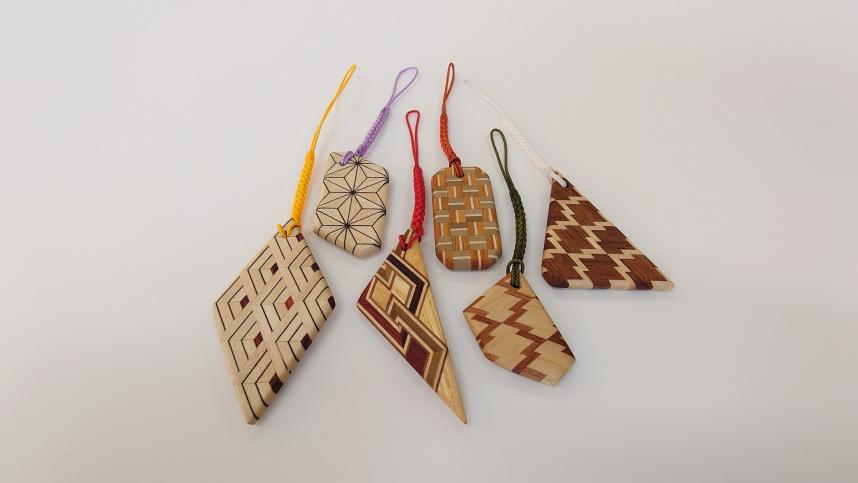 寄木ストラップ