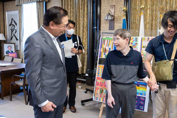 歓談写真（秀樹さん）