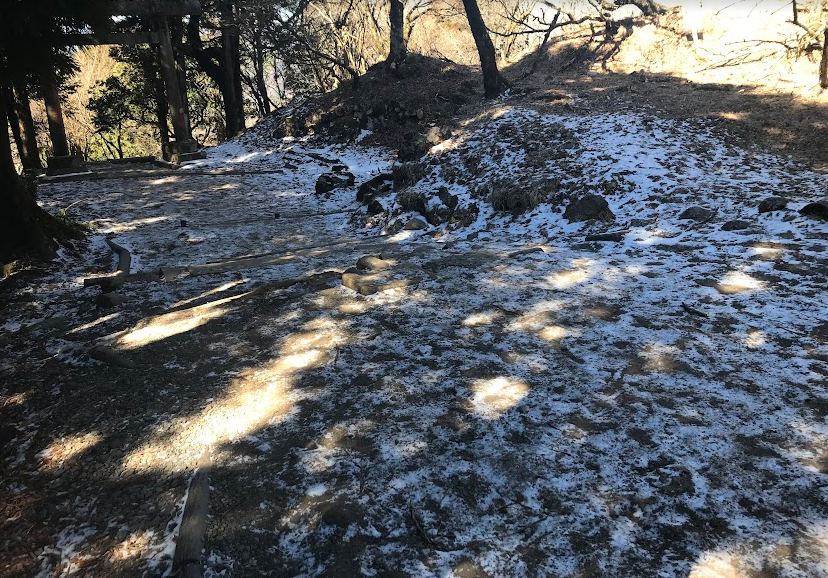 大山山頂周辺の積雪