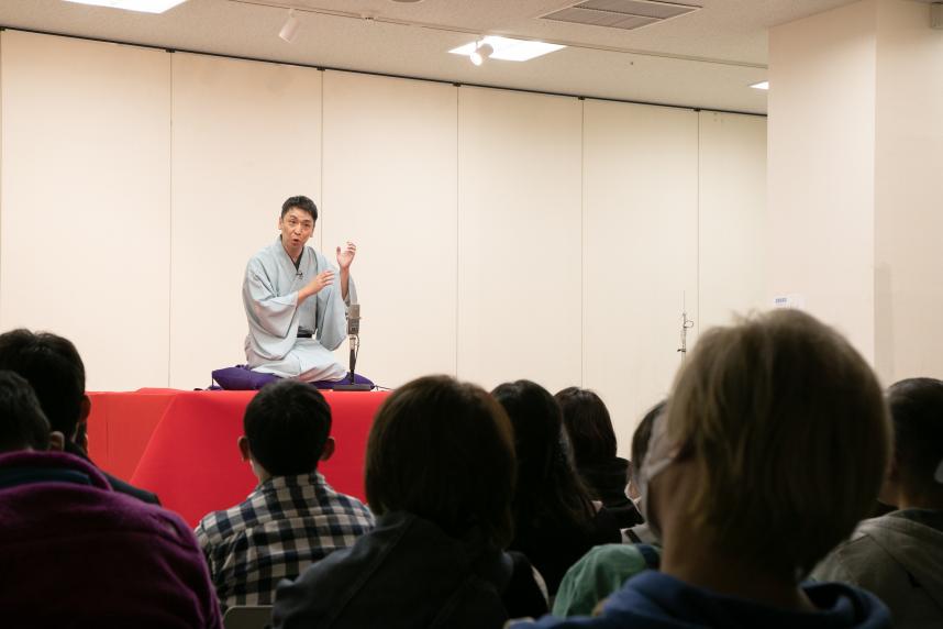 立川晴の輔さん落語の様子
