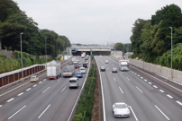 東名高速道路大和トンネル付近の画像
