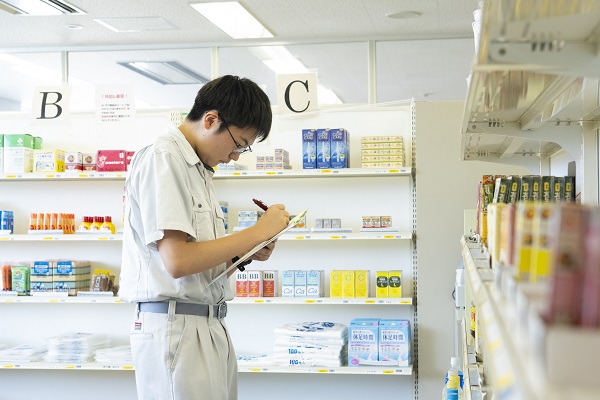 実務系品出し実習風景
