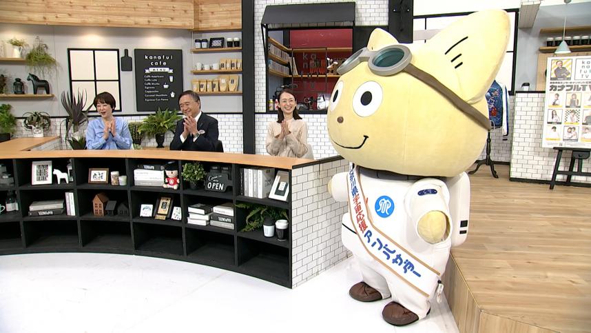 右から宇宙なんちゃらこてつくん、瞳リポーター、黒岩知事、MC田崎さん