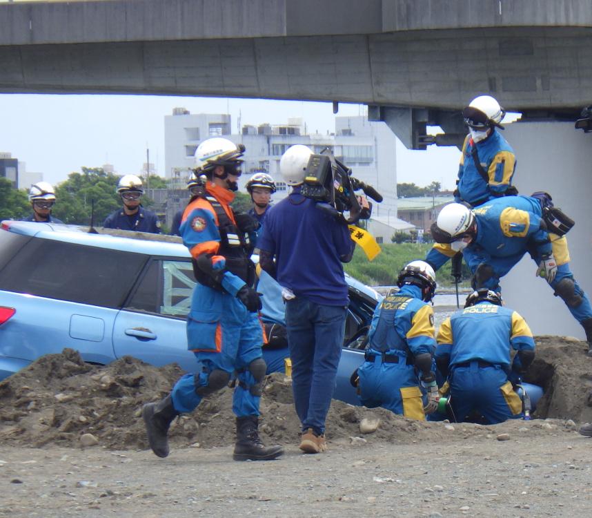 埋没車両救出写真