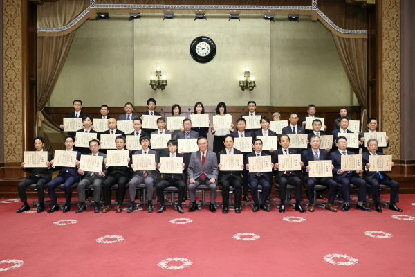 令和5年度感謝状贈呈式の集合写真