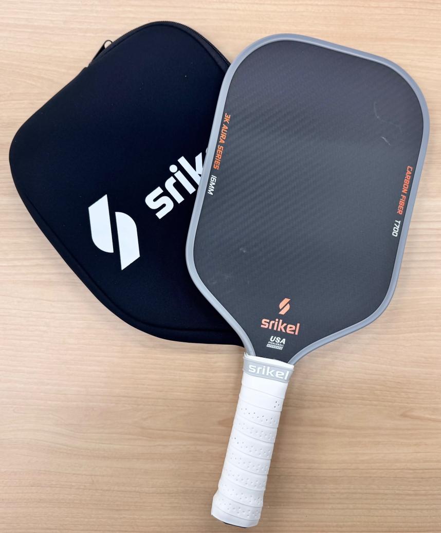 ピックルボールラケットの写真