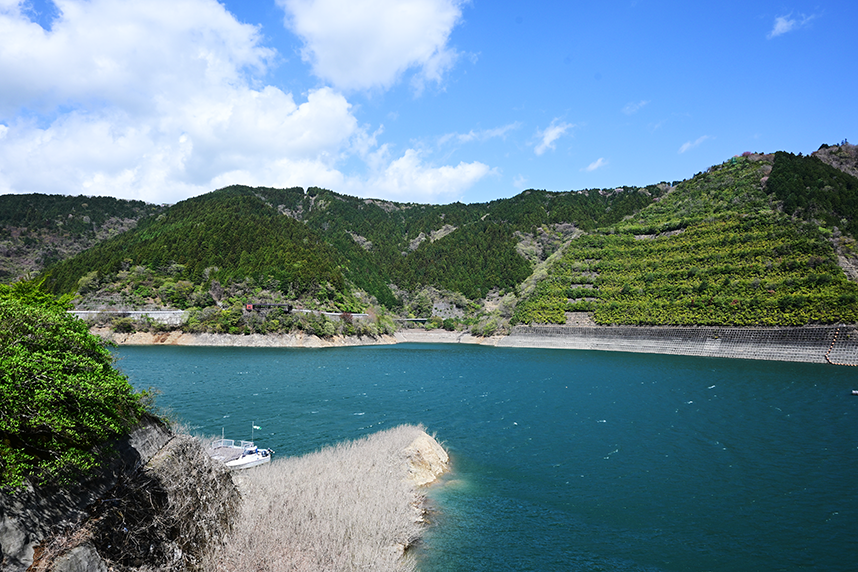 宮ヶ瀬湖の風景