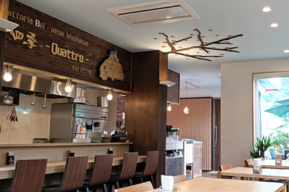 クワトロの店内