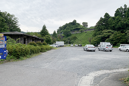 発電所横の駐車場