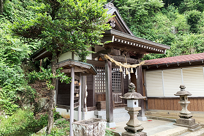 城山湖にある金毘羅宮3