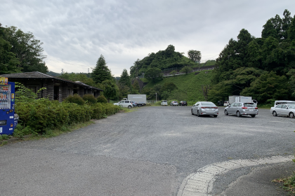 発電所横の駐車場