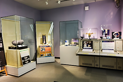 天文展示室の入り口2