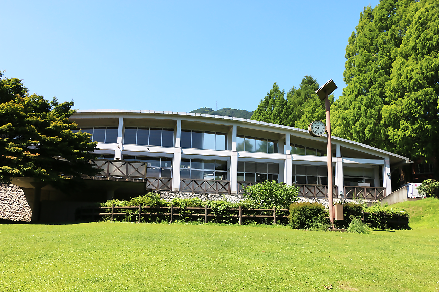 かわせみ棟の全景写真