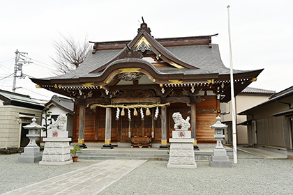田名八幡宮本殿の全景