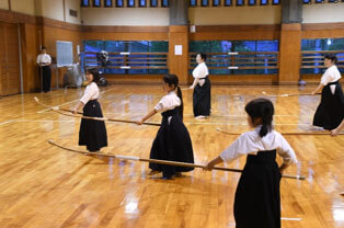 武道「なぎなた」県立武道館の一般稽古