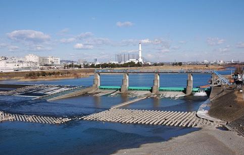 寒川取水堰の画像