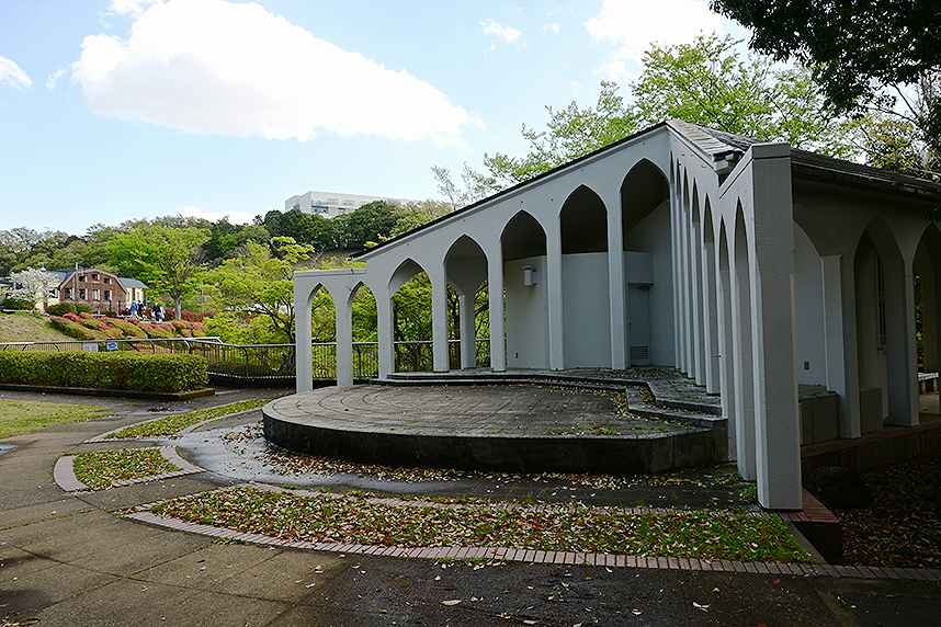 若宮公園の野外ステージ