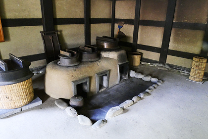 旧青柳寺庫裡（古民家）入って左手の様子