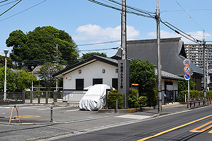 ふるさと館の裏にある駐車場