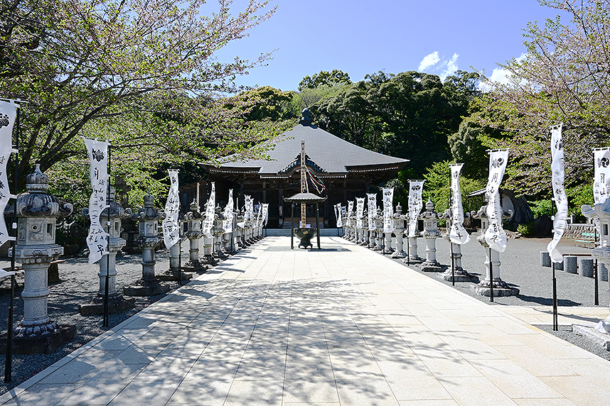 長谷寺観音堂正面から