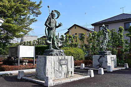 入口に立つ仁王像