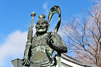 仁王像のアップ写真