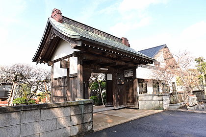 星谷寺の山門