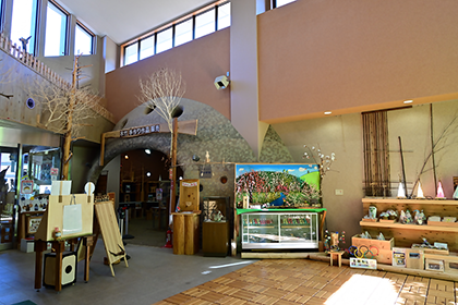 工芸工房村_中の様子