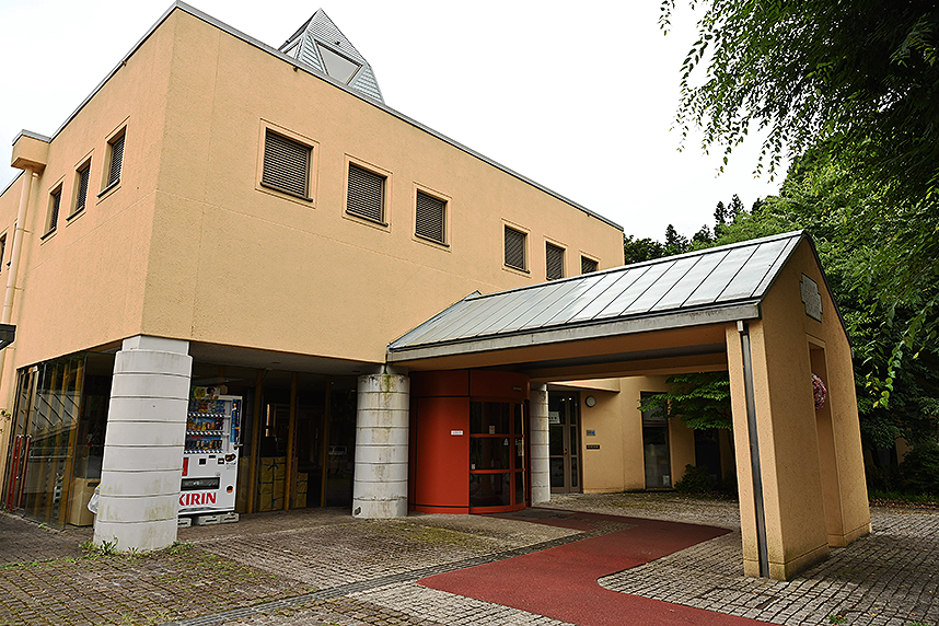 違う角度からの芸術の家入り口