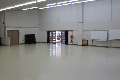 ふれあいの村の多目的ホールの様子