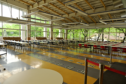 かわせみ棟の食堂内部の様子