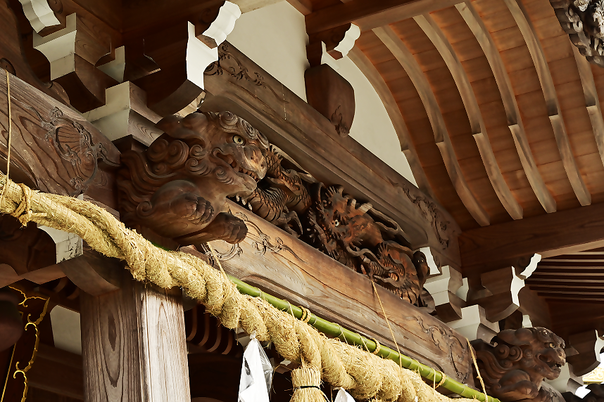 田名八幡宮本殿の部分アップ写真