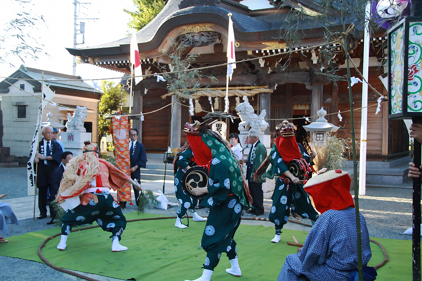 田名八幡宮「獅子舞」行事の様子
