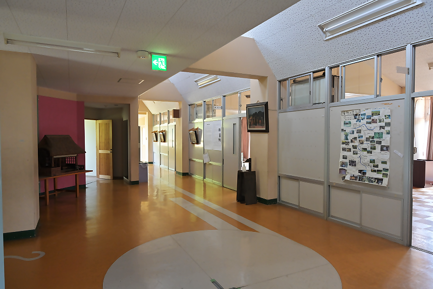 研修室前の廊下の様子