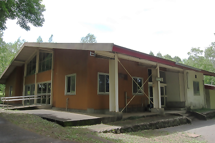 しらかば棟の外観写真を別の角度から撮影