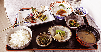 昼食のメニュー3